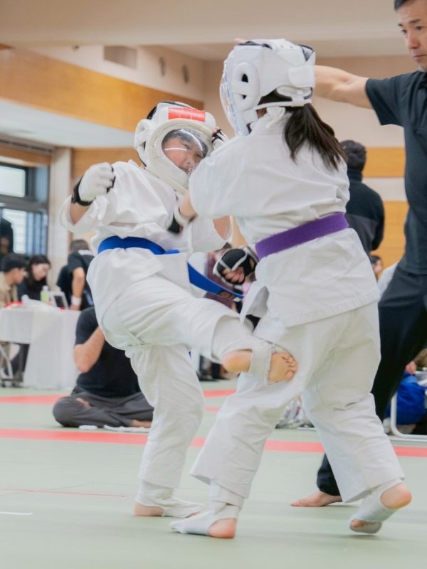 子供たちの空手の試合